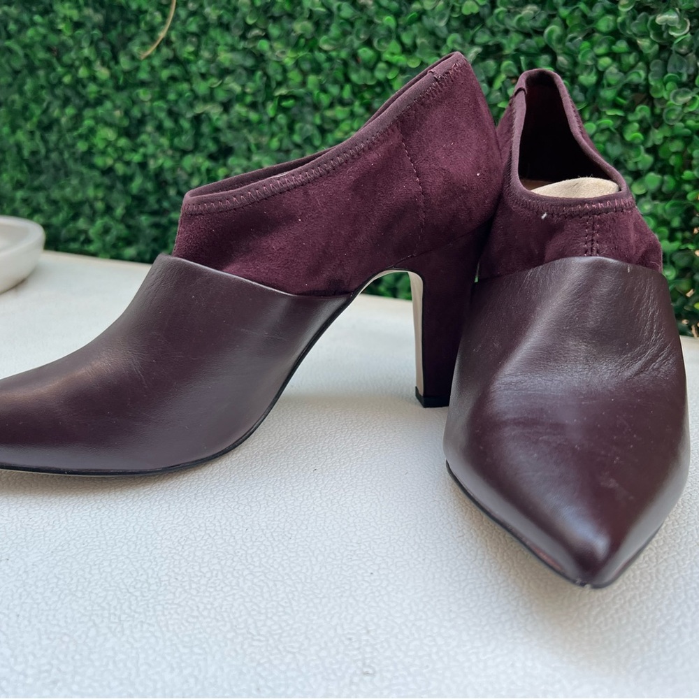 Nic+Zoe ankle booties in burgundy. New size 6.5m